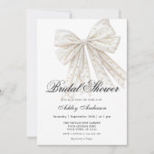 Elegantes Pearl Bow Modernes Brautparty Einladung (Vorderseite)