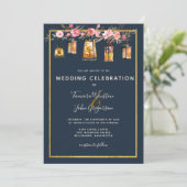 Elegantes Peonies Rustic Lanterns Navy Korallenhoc Einladung (Stehend Vorderseite)