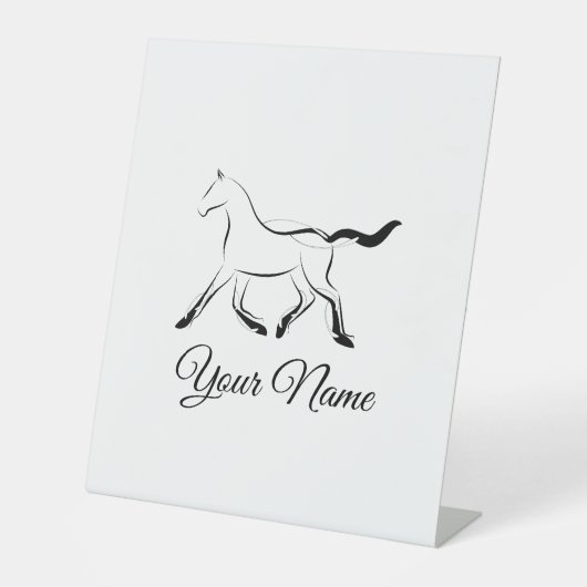 Elegantes Pferd in schwarzer Farbe Sockelschild (Vorderseite)