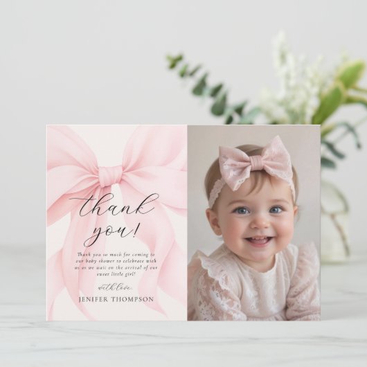Elegantes Pink Coquette Bow Girl Baby Shower Foto Dankeskarte (Stehend Vorderseite)