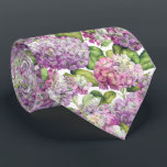 Elegantes Pink Hydrangea Blumenmuster Hochzeit Krawatte<br><div class="desc">Diese elegante Blumennektie ist die perfekte Wahl für Hochzeiten und andere besondere Anlässe mit delikaten rosa und lavendelfarbenen Hydrangea-Blume in einem schönen Muster. Tragen Sie sich als klassische Nackenschleife für Männer,  als Gürtel für Frauen oder in handwerklichen Projekten. Entworfen von dem weltbekannten Künstler ©Tim Coffey.</div>