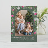 Elegantes Pink Winter Greenery Foto Feiertagskarte (Stehend Vorderseite)