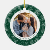 Elegantes Poinsettias und Pinecones Grünes Foto Keramik Ornament (Hinten)