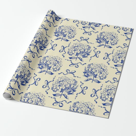Elegantes Preppy Blue Toile Hydrangea Bow Muster Geschenkpapier (Ungerollt)