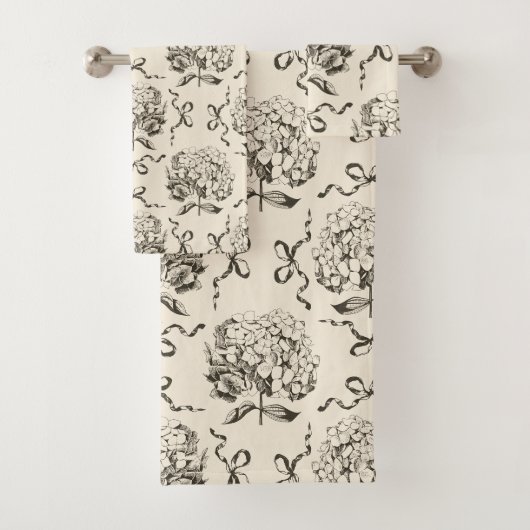 Elegantes Preppy-Hydrangea-Bow-Beige-Toile-Muster Badhandtuch Set (Insitu)