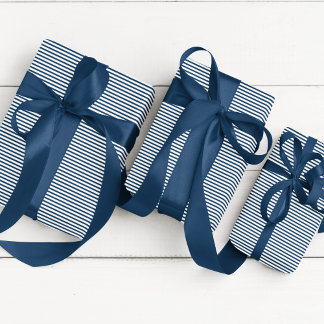 Elegantes preußisches Blau und Weiß gestreift Geschenkpapier
