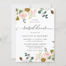 Elegantes Probe-Dinner mit Blumen und Weiß