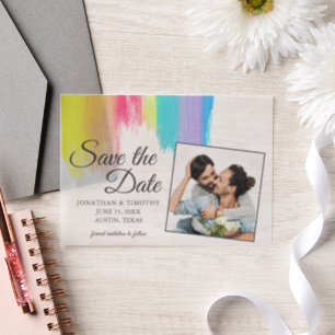 Elegantes Rainbow Couple Foto Save the Date Pergament Einladungen