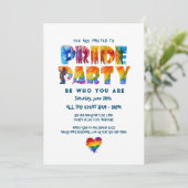 Elegantes Rainbow-farbenes Letters Pride Party Einladung (Stehend Vorderseite)