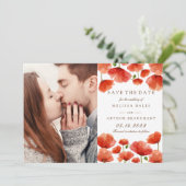 Elegantes Red Poppy Blume Foto Save the Date (Stehend Vorderseite)