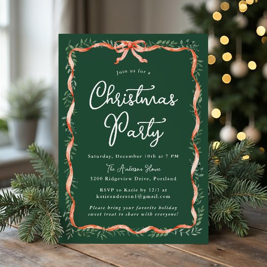 Elegantes Red Ribbon und Grünes Weihnachtsfest Par Einladung