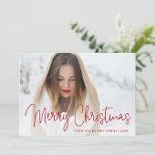 Elegantes Red Script Foto Frohe Weihnachten (Stehend Vorderseite)