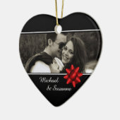 Elegantes Romantisches Custom Foto Red Ribbon Keramik Ornament (Links)