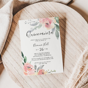 Elegantes Rosa Blush Floral Quinceañera Einladung