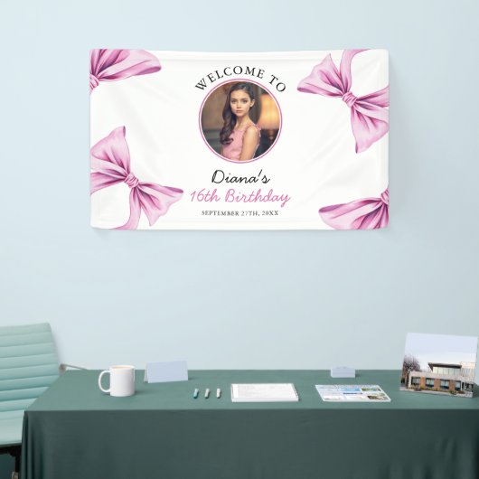 Elegantes Rosa Bow Coquette Foto Sweet 16 Birthday Banner (Messeveranstaltung)