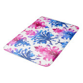 Elegantes rosa, florales Damasketmuster Badematte (Schrägansicht)