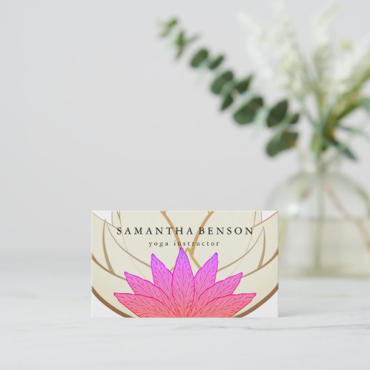 Elegantes Rosa & Gold Lotus Blume Logo Yoga Visitenkarte (Stehend Vorderseite)