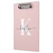 Elegantes Rosa-Hauch-Grau-Script-Monogramm Klemmbrett (Links)