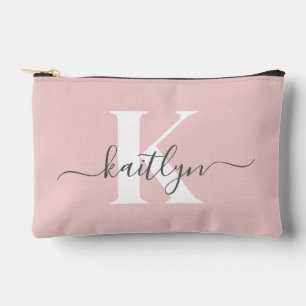 Elegantes Rosa-Hauch-Grau-Script-Monogramm Zubehörtasche