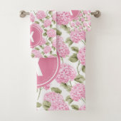 Elegantes rosa Hydragea-Blume Muster Monogramm Badhandtuch Set (Insitu)