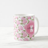 Elegantes rosa Hydragea-Blume Muster-Monogramm-Cof Kaffeetasse (VorderseiteRechts)