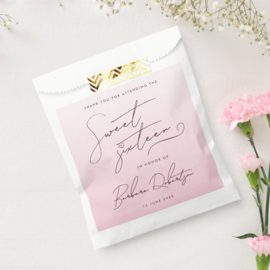Elegantes Rosa Ombre Schriftzug Sweet Sixteen Geschenktütchen (Versiegelt)