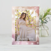 Elegantes Rosa Rosa Quinceñera Foto Einladung (Stehend Vorderseite)
