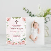 Elegantes, rosa Rosenbläschen Taufbecken Foto Einladung (Stehend Vorderseite)