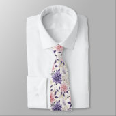Elegantes Rosa und Lila Floral Neck Tie Krawatte (Gebunden)