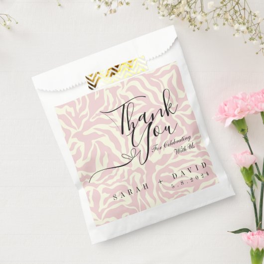 Elegantes Rosa und Weiß Zebra Muster Hochzeit Geschenktütchen (Versiegelt)