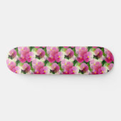 Elegantes rosa-weiße Eingeweihte Blume-Muster Skateboard (Horizontal)