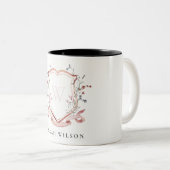 Elegantes rosa Wildblume Wasserfarben Wappen Monog Zweifarbige Tasse (VorderseiteRechts)