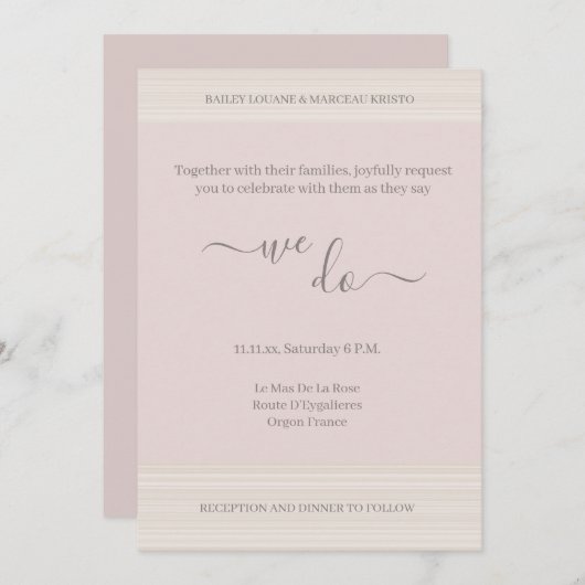Elegantes Rosa Wir tun HolzGrain Streifen Hochzeit Einladung (Vorne/Hinten)