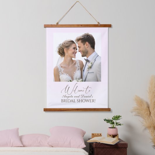 Elegantes, rosafarbenes Brautparty Wandteppich Mit Holzrahmen (Schlafzimmer)