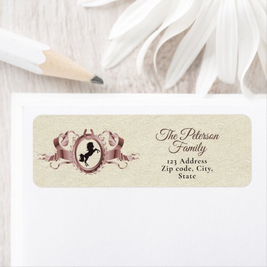 Elegantes Rose Gold Reittier Wappen (Insitu)