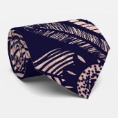 Elegantes Rosen-Goldblumenzeichnungen auf Krawatte (Gerollt)