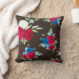 Elegantes rot-blaues Blumenmuster auf dunklem Brau Kissen