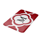 Elegantes Rotquatrefolienmonogramm Badematte (Schrägansicht)