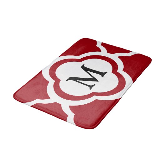 Elegantes Rotquatrefolienmonogramm Badematte (Schrägansicht)