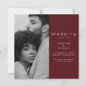 Elegantes Ruby Red Couple Foto Save the Date Magneteinladung (Vorderseite)
