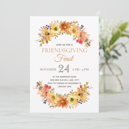 Elegantes Rustikales Friendsgiving Festessen Einladung (Stehend Vorderseite)
