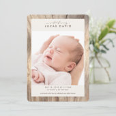 Elegantes rustikales Holz-Foto Geburtsankündigung Einladung (Stehend Vorderseite)