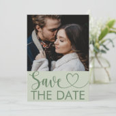 Elegantes Sage Green Foto & Herz Save the Date (Stehend Vorderseite)