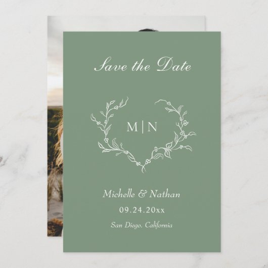 Elegantes Sage Green Monogram Save the Date Foto Einladung (Vorne/Hinten)