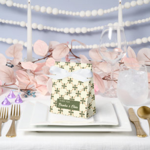 Elegantes Salbeigrün und Beige Geometrisch Floral Geschenkschachtel