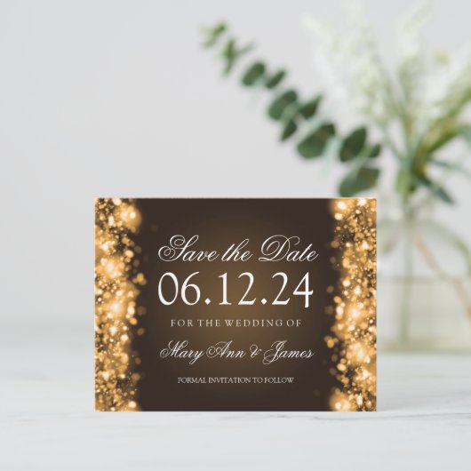 Elegantes Save the Date funkelndes Licht Gold Ankündigungspostkarte (Stehend Vorderseite)