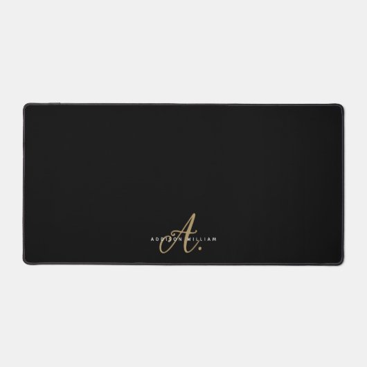 Elegantes Schlichtes Black-Gold-Script-Monogramm Schreibtischunterlage (Vorderseite)