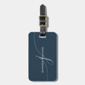 Elegantes Schlichtes Dusty Navy Blue Script Monogr Gepäckanhänger (Vorderseite vertikal)