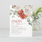 Elegantes Schnee in Liebe Winter Rotes Brautparty Einladung (Stehend Vorderseite)