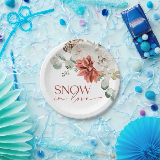 Elegantes Schnee in Liebe Winter Rotes Brautparty Pappteller (Party)